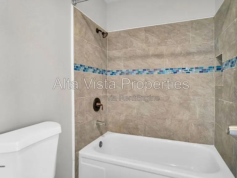 4082 Mahaila Ave #E — Photo 24