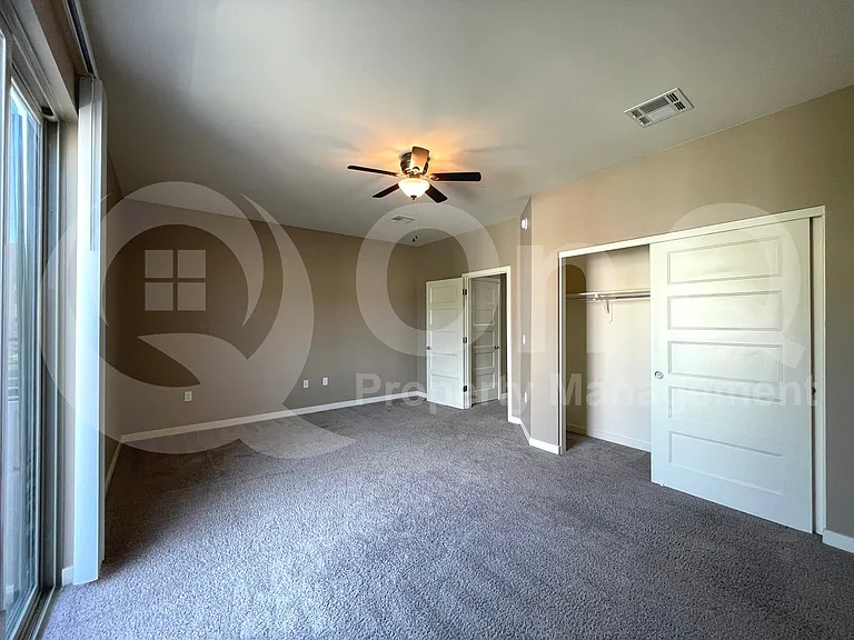 1264 E Curry Rd — Photo 16