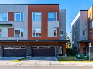 135 NE Shawnee Cmn SW, Calgary, AB T2Y0R1