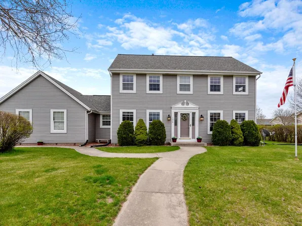 130 North White Oak WAY, Saukville, WI 53080