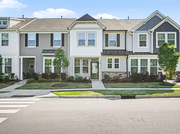 48 Channel Drop Dr, Clayton, NC 27520