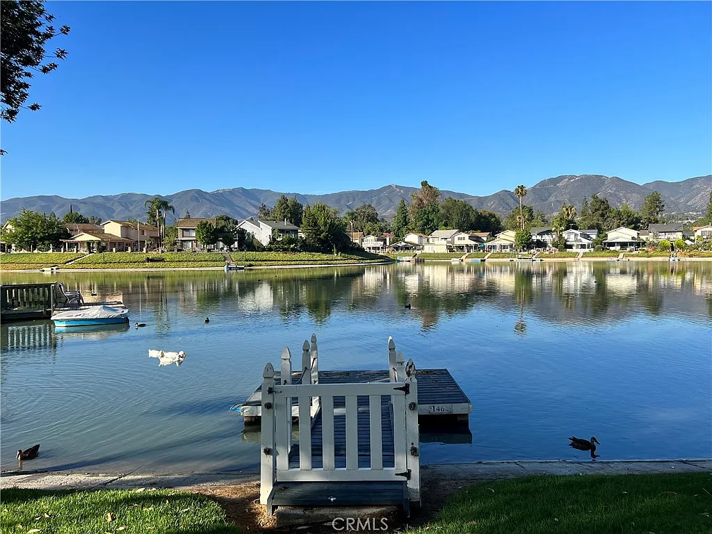 3 bed, 2.5 bath, 1523 sqft, $3,300 — Photo 2