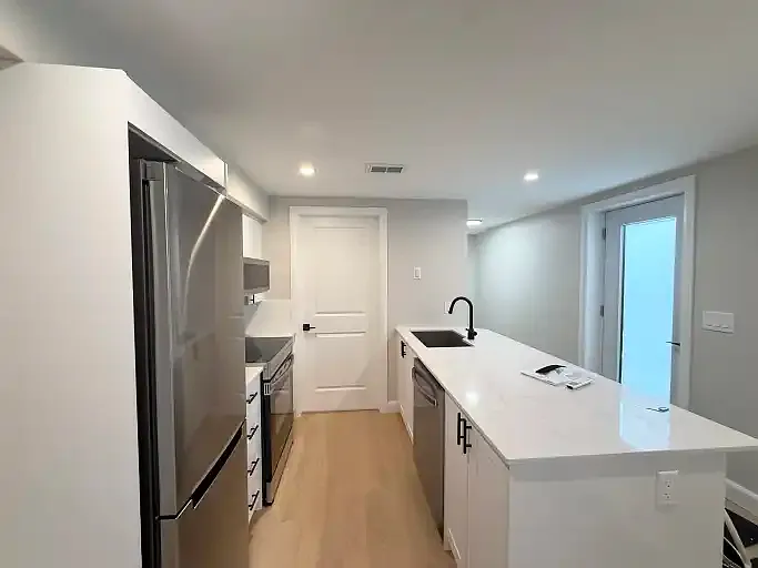 Building Photo - 676 Collins Bay Rd #2