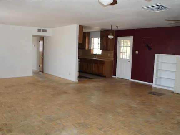 5th image of 3712 Titanic Ave