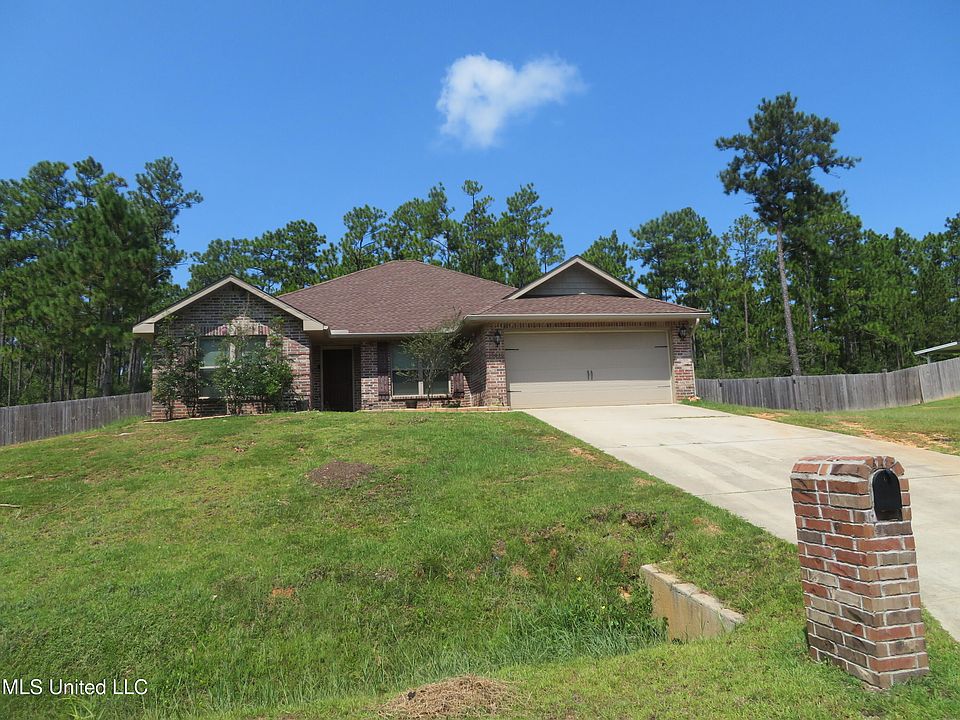 1st image of 15040 Longwood Ln