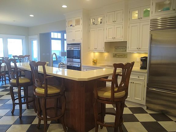 4th image of 17080 Lakeshore Hills Dr