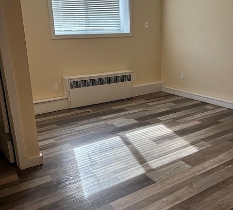 4th image of 4821 52nd St #18
