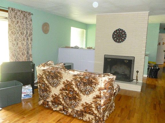 5th image of 5510 190th St SW