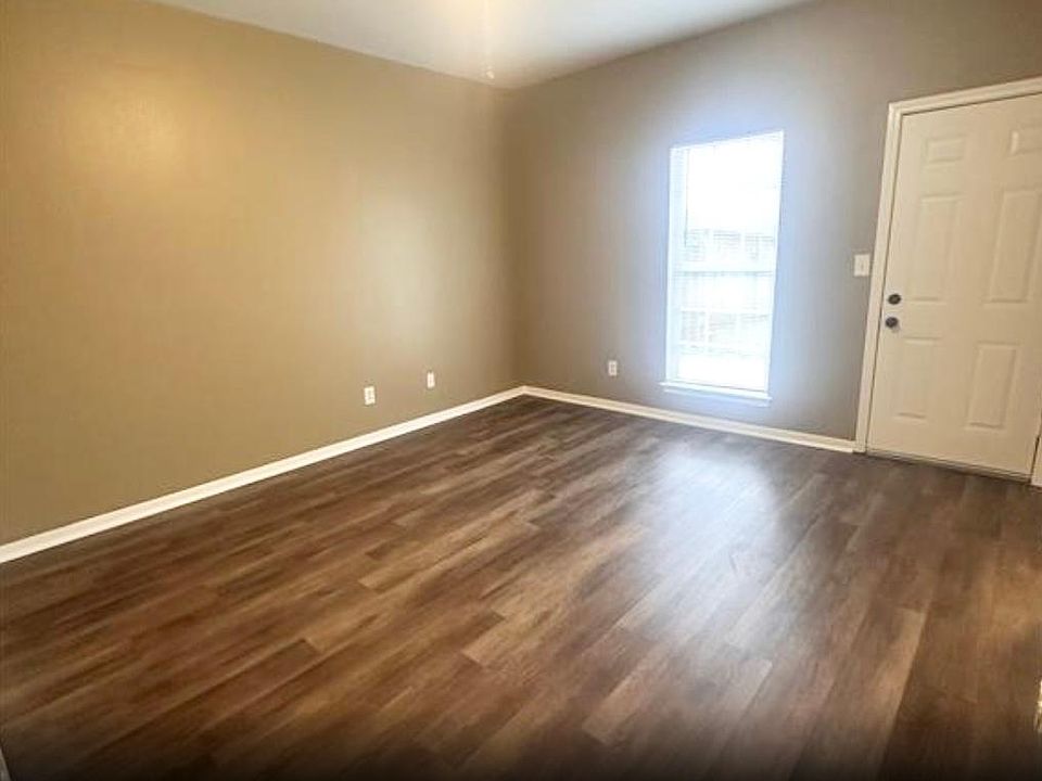 1st image of 9518-9518A Ashville Dr