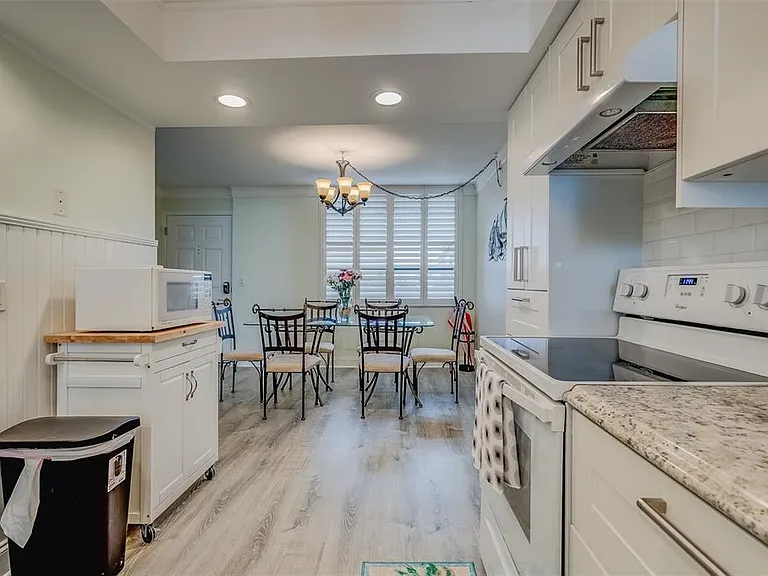 17900 Gulf Blvd #2E — Photo 12