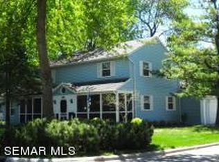 1002 Pinehill Dr, Albert Lea, MN 56007