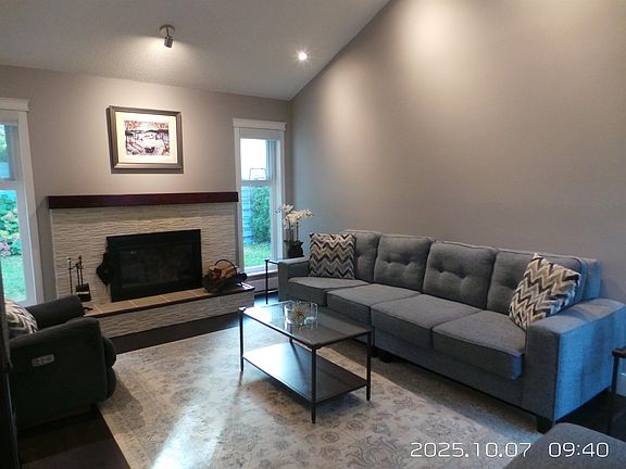 2nd image of 6245 Sheridan Rd #66