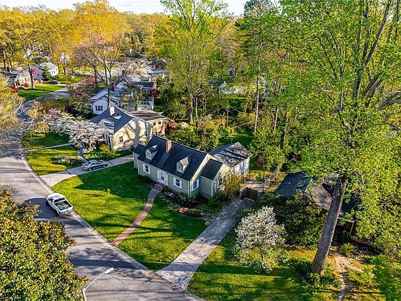 5th image of 1009 Twyckenham Dr