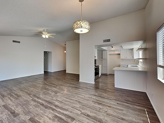 3rd image of 6225 E CAROLINA Drive