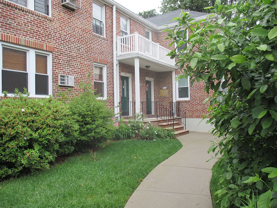 1st image of 154 Bard Ave #17B