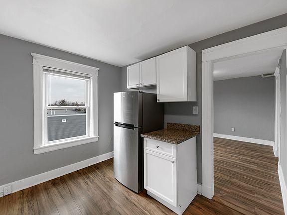 5th image of 800 Madison Ave #7