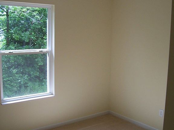Nursery/2nd bedroom