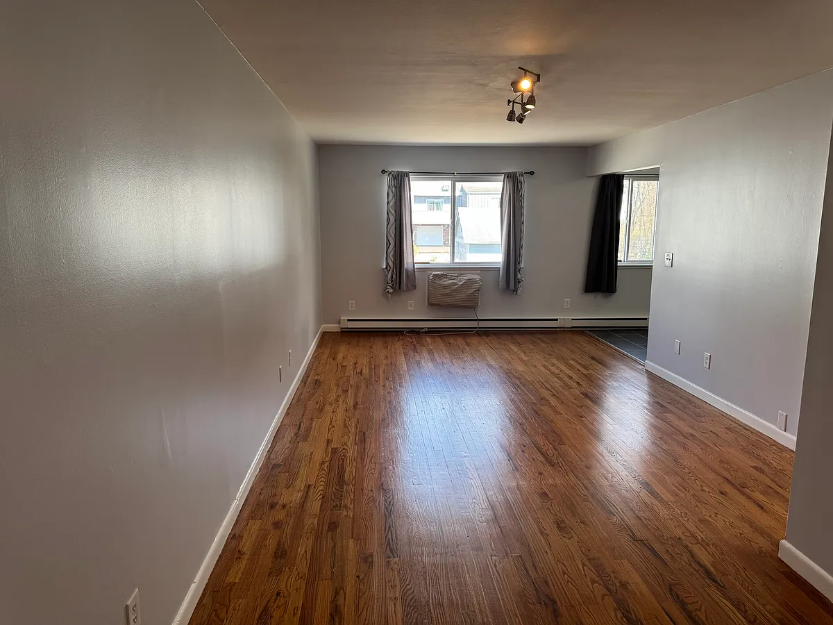 Building Photo - 4 Glenwood Ave #B7