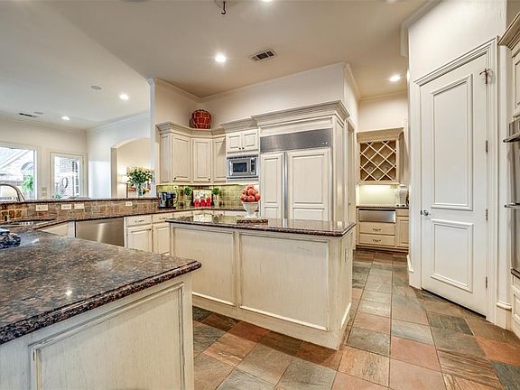 4th image of 2805 Locklear Ct