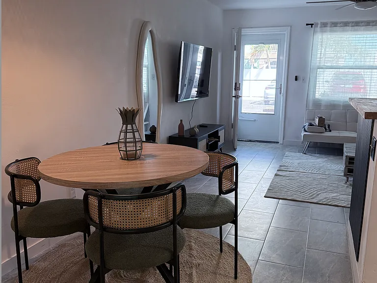 8615 E Bay Dr #7 — Photo 4