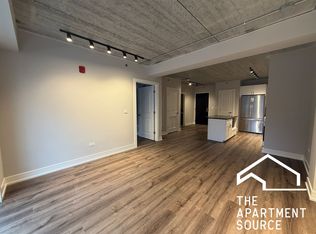 954 W Carmen Ave #952-302, Chicago, IL 60640