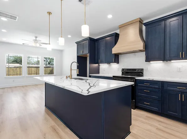 8602 Hoffman St, Houston, TX 77016