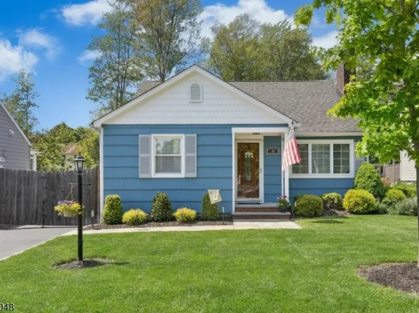 28 Janeway Place, Morris Plains Boro, NJ 07950