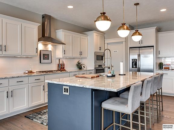 3rd image of 17640 Douglas Cir