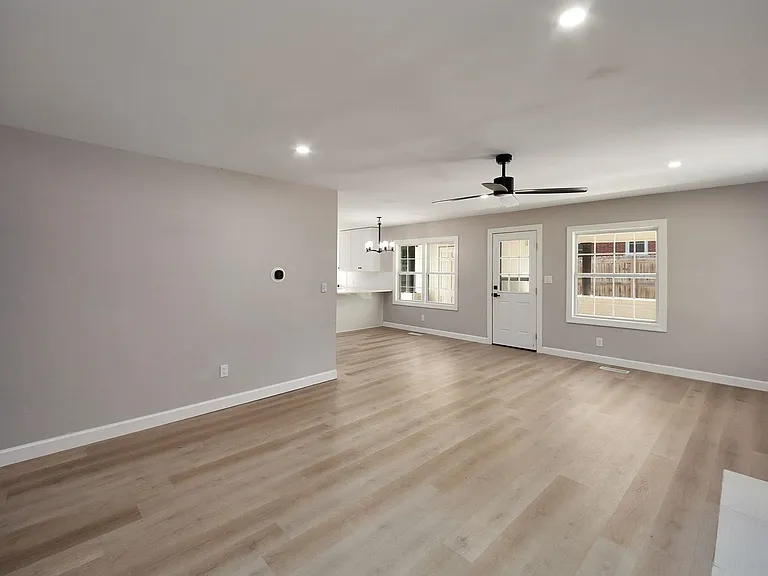 90 Shaw Ln — Photo 12