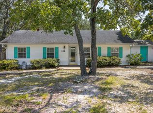 134 NE 35th St, Oak Island, NC 28465