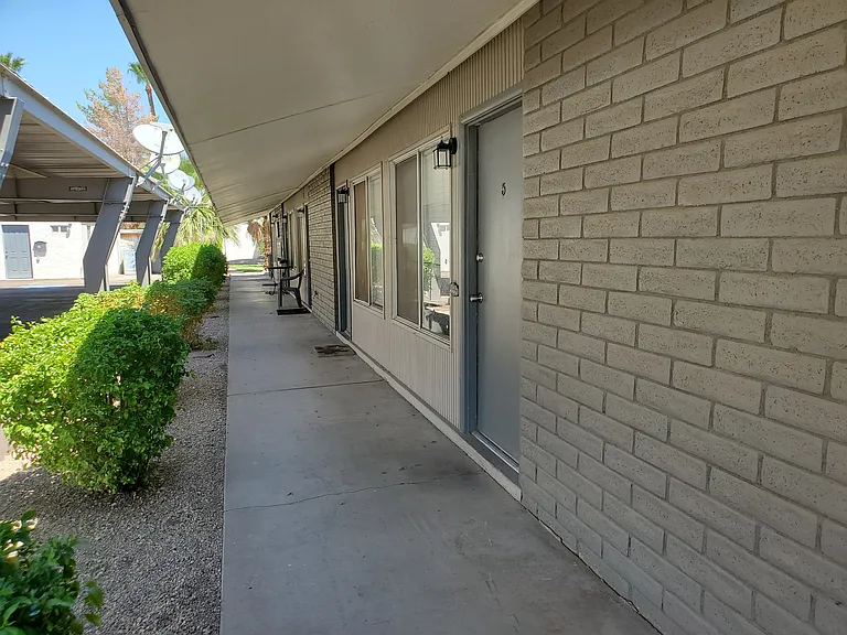 123 W Missouri Ave #8 — Photo 9
