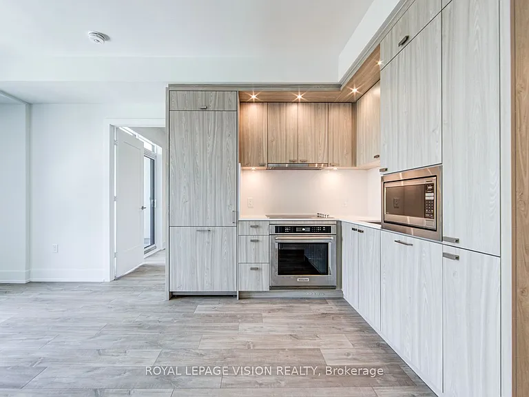 858 Dupont St #710 — Photo 7