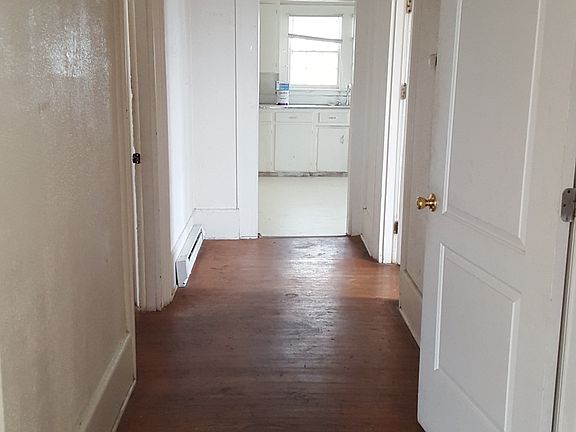 4th image of 119 1/2 Clay St