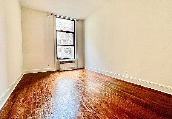 3rd image of 337 W 76th St APT 2B