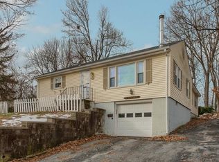 84 Arlington St, Leominster, MA 01453