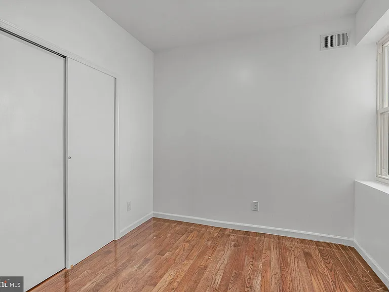 1719 S 18th St — Photo 23