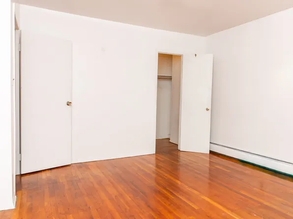 995 Warwick Street image 10 of 16