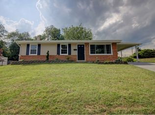 1010 Scenery Dr, Harrisburg, PA 17109