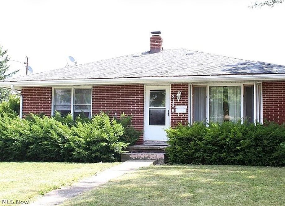 1st image of 2136 Clark Ave