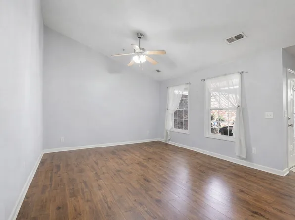 2360 Highway 31 W APT 104, White House, TN 37188