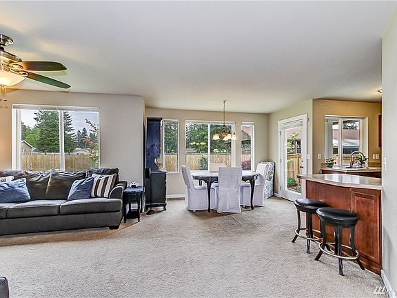4th image of 17401 19th Ave E