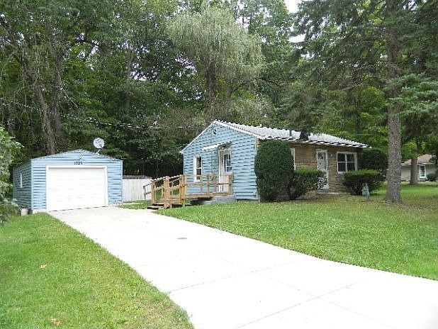 1st image of 1323 Mac Dr