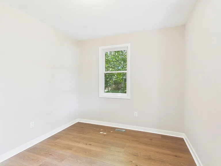 2313 National St — Photo 24