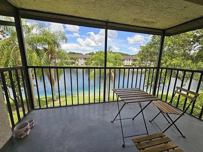 2 bed, 2.0 bath, 806 sqft, $1,650 — Photo 3