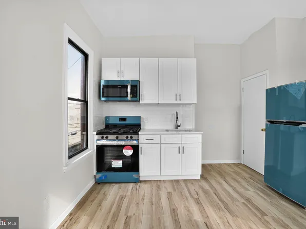 2252 S Hicks St #3, Philadelphia, PA 19145