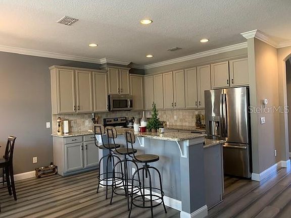 3rd image of 517 Telfair Square Ct
