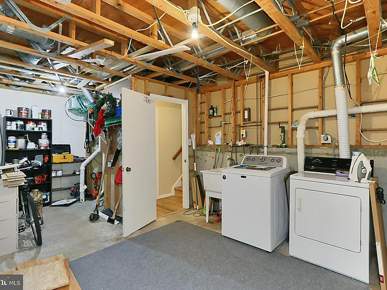 9694 Poindexter Ct — Photo 31