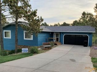 7515 Crossbill Cir, Rapid City, SD 57702