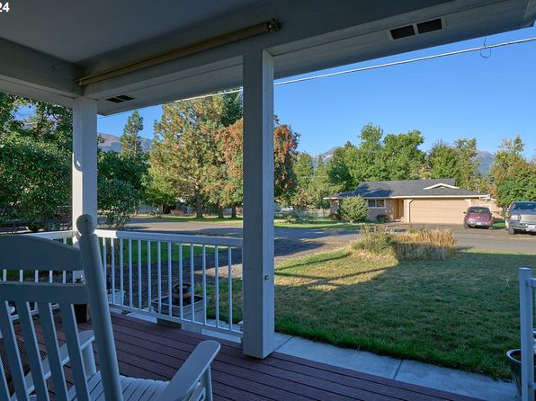 612 N Mill St, Joseph, OR 97846