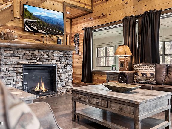 3rd image of 2705 Mossy Creek Ln